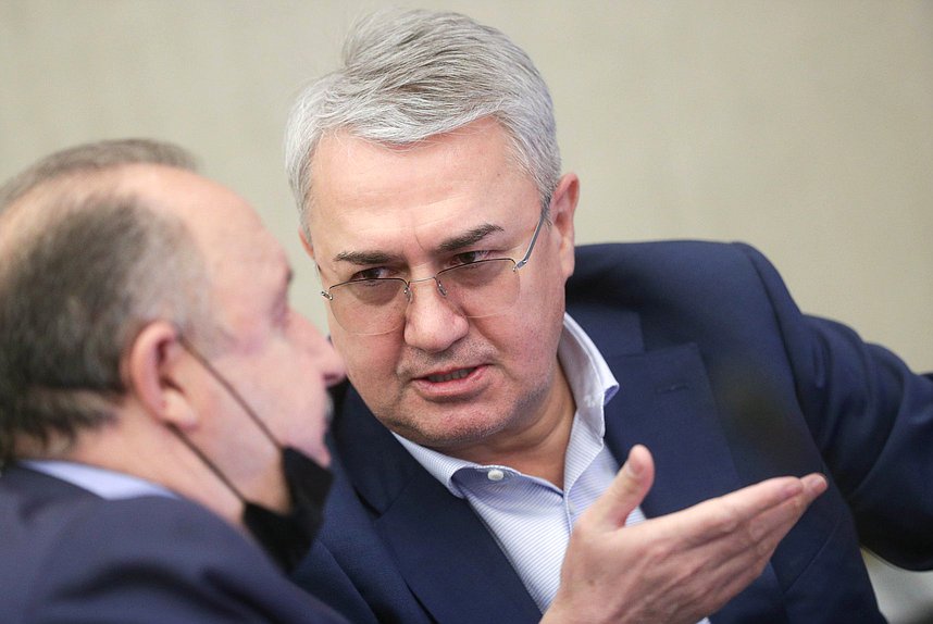 Член Комитета по безопасности и противодействию коррупции Рахим Азимов