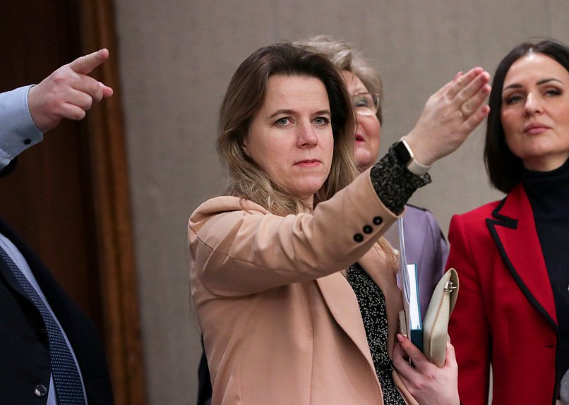 Член Комитета по вопросам семьи, женщин и детей Ольга Коробова
