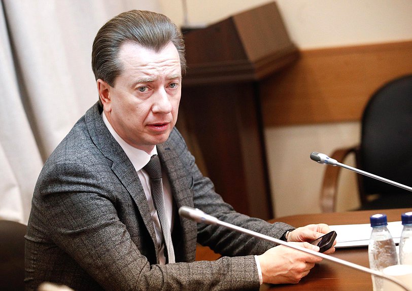 Первый заместитель Председателя Комитета по экологии, природным ресурсам и охране окружающей среды Владимир Бурматов