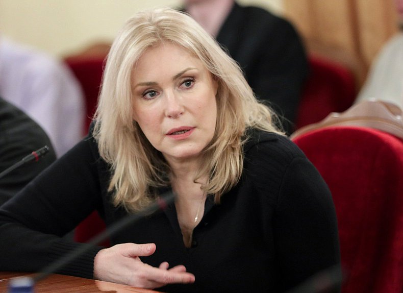 Актриса и телеведущая Мария Шукшина