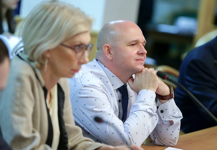 Круглый стол на тему «Вопросы законодательной поддержки модернизации нефтепереработки»
