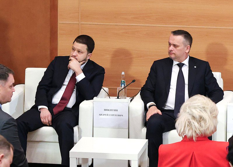 Кандидат на должность Министра транспорта РФ Дмитрий Ядров и кандидат на должность заместителя Председателя Правительства РФ Андрей Никитин