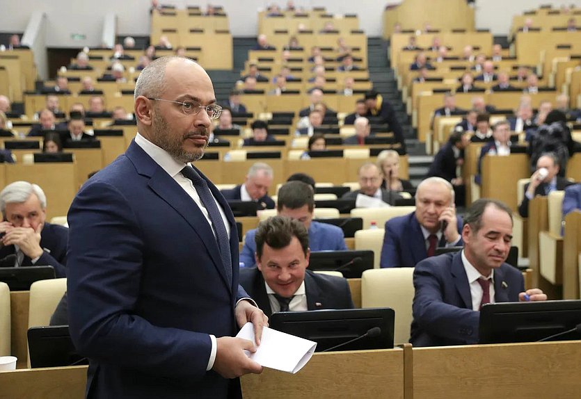 Председатель Комитета по природным ресурсам, собственности и земельным отношениям Николай Николаев