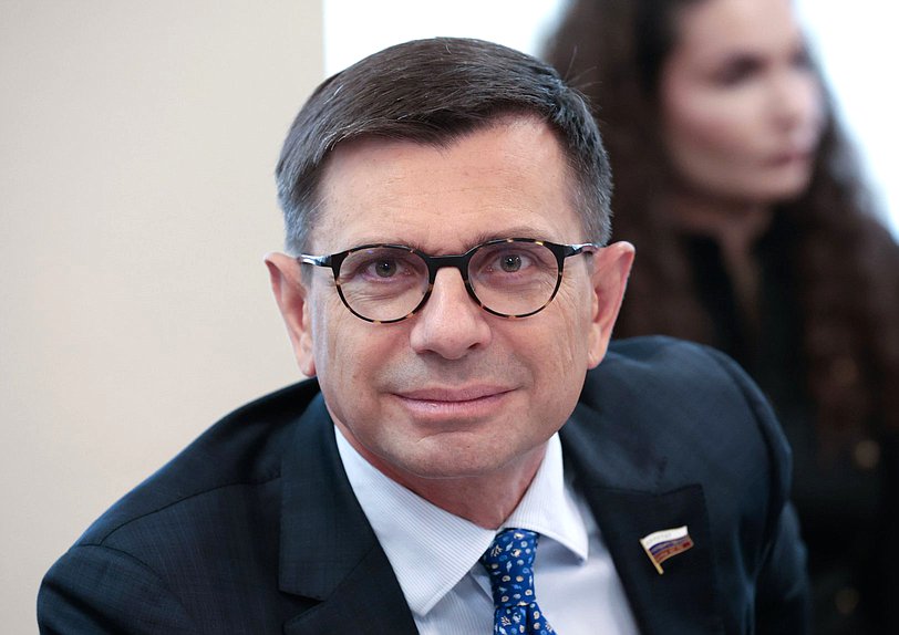 Член Комитета по промышленности и торговле Игорь Антропенко