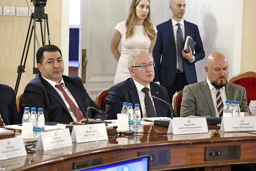 Заседание Экспертного совета при Комитете по делам национальностей