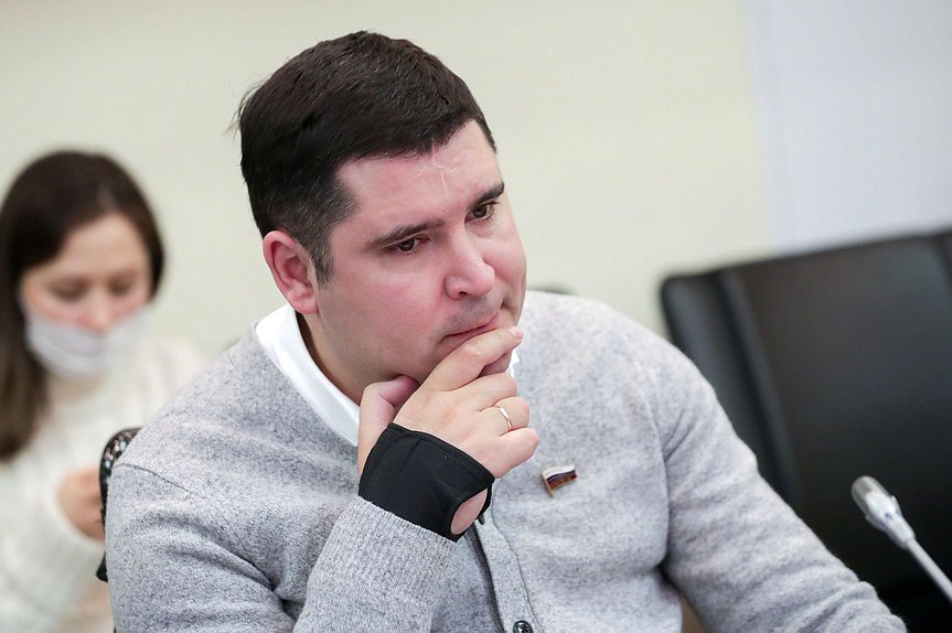 Заместитель Председателя Комитета по молодежной политике Михаил Киселев