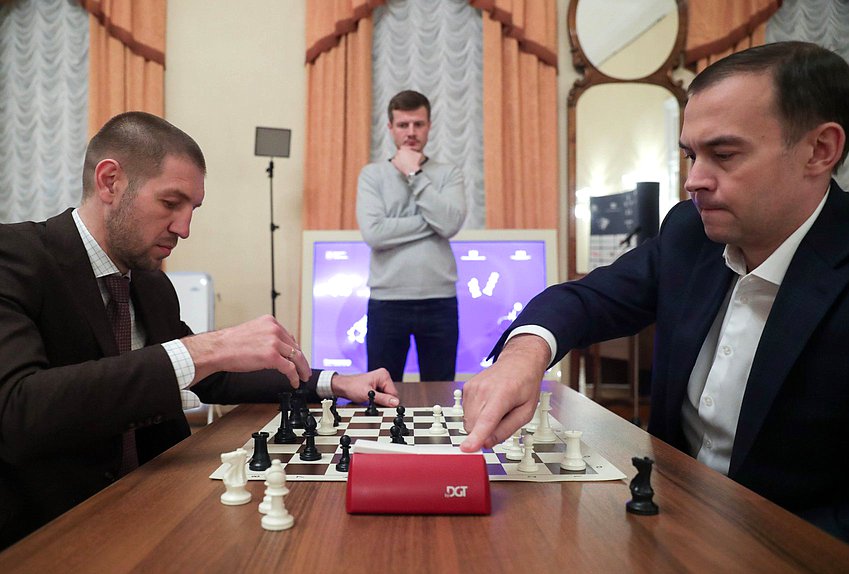 Первый заместитель Председателя Комитета по физической культуре и спорту Дмитрий Пирог и Первый заместитель Председателя Комитета по безопасности и противодействию коррупции Юрий Афонин