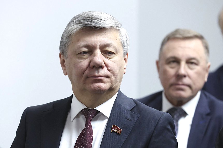 Первый заместитель Председателя Комитета по международным делам Дмитрий Новиков