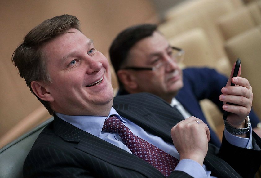 Полномочный представитель Правительства РФ в Государственной Думе Александр Синенко