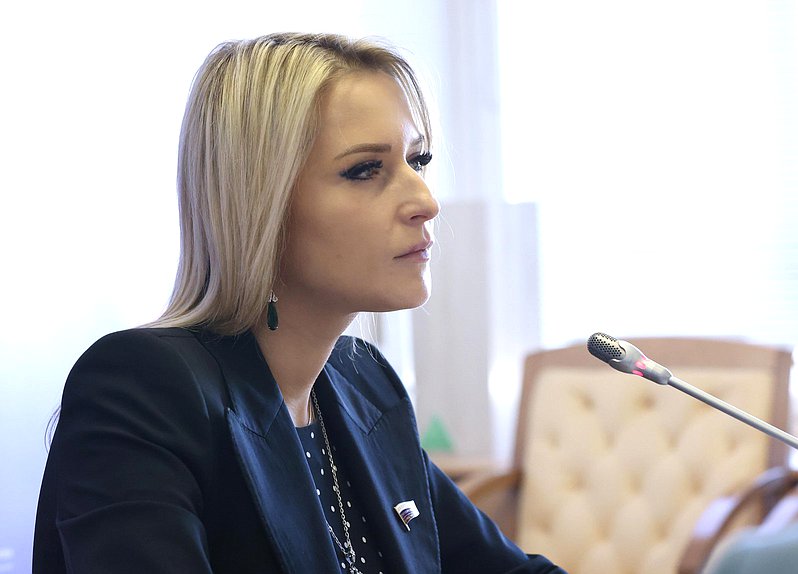 Председатель Комитета по развитию гражданского общества, вопросам общественных и религиозных объединений Яна Лантратова