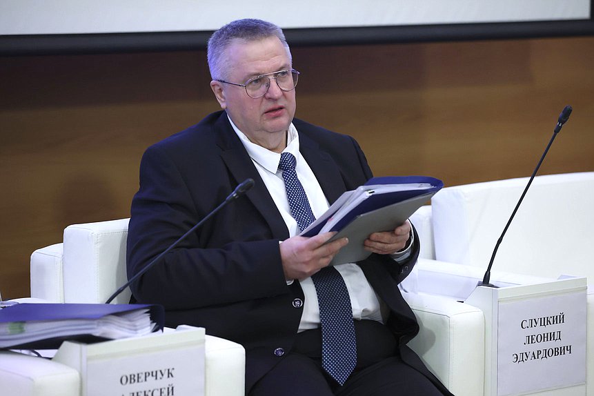 Заместитель Председателя Правительства РФ Алексей Оверчук