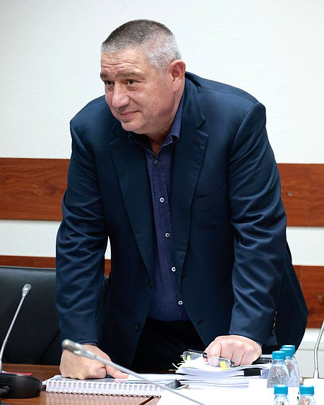 Член Комитета по бюджету и налогам Глеб Хор