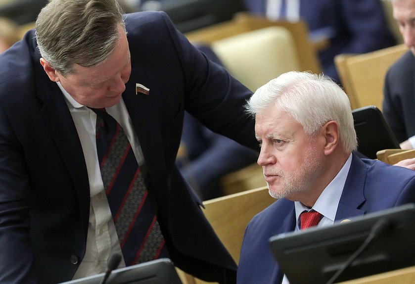 Первый заместитель Председателя Комитета по аграрным вопросам Олег Нилов и руководитель фракции «Справедливая Россия — За правду» Сергей Миронов
