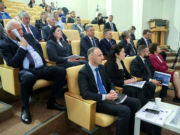 расширенное заседание Комитета по развитию Дальнего Востока и Арктики на тему «Об актуальных вопросах социально-экономического и инфраструктурного развития Арктической зоны Российской Федерации»