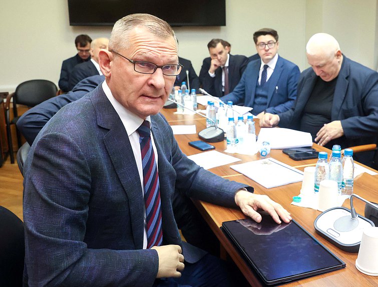 Член Комитета по бюджету и налогам Вячеслав Фомичев