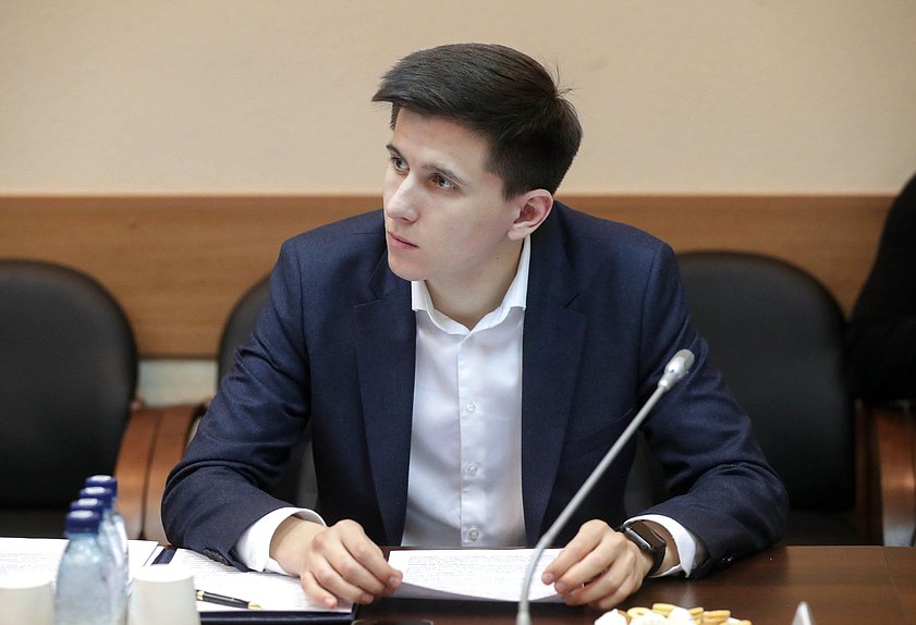 Первый заместитель Председателя Комитета по просвещению Максим Гулин