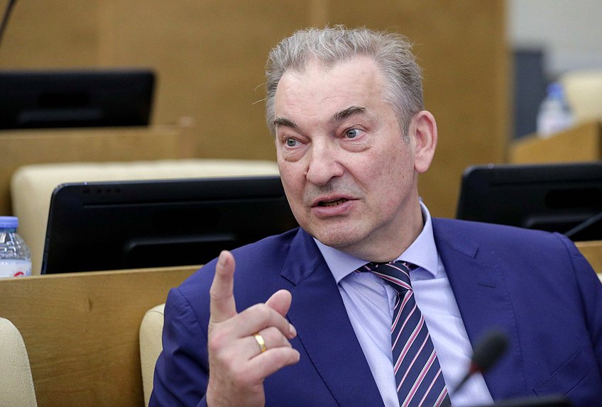 Член Комитета по охране здоровья Владислав Третьяк