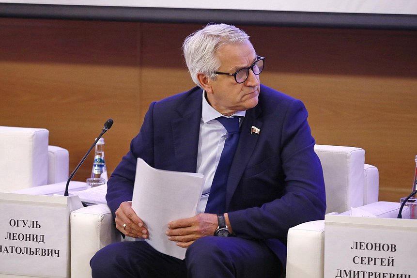 Первый заместитель Председателя Комитета по охране здоровья Леонид Огуль