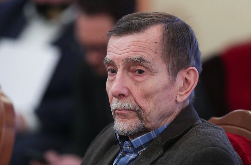 Правозащитник Лев Пономарев