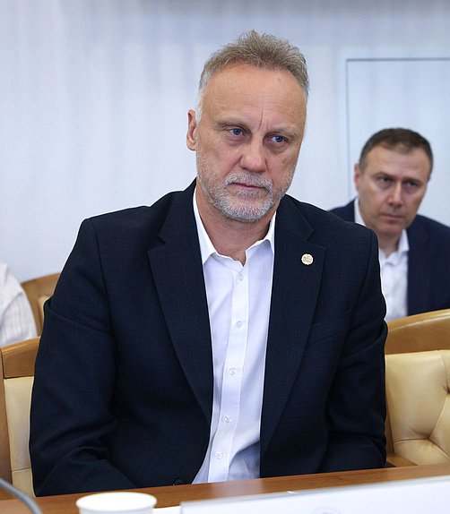 Заместитель Председателя Комитета по малому и среднему предпринимательству Олег Голиков