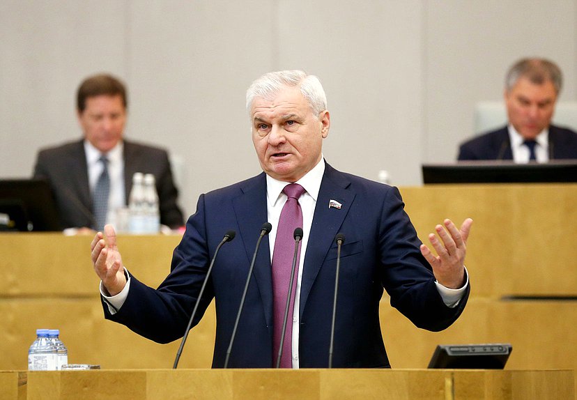 Первый заместитель Председателя Комитета по аграрным вопросам Владимир Плотников