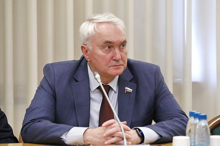 Председатель Комитета по обороне Андрей Картаполов