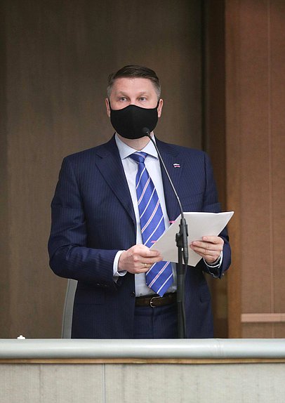 Полномочный представитель Правительства РФ в Государственной Думе Александр Синенко