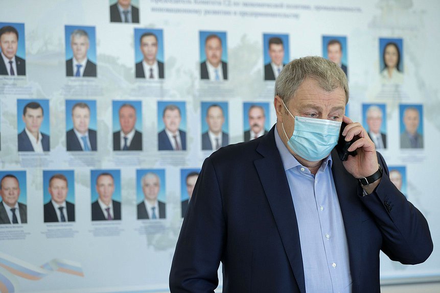 Член Комитета по экономической политике, промышленности, инновационному развитию и предпринимательству Виталий Бахметьев