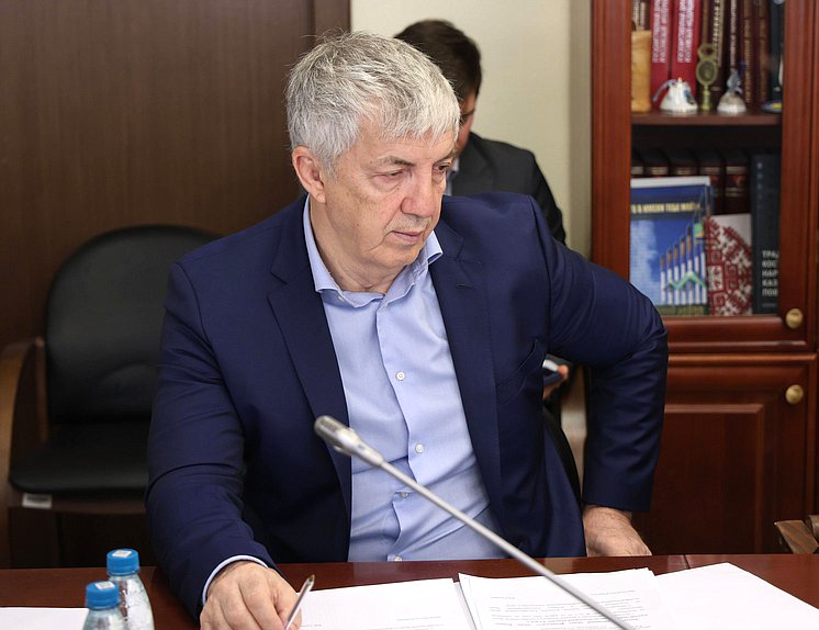 Член Комитета по молодежной политике Хизри Абакаров