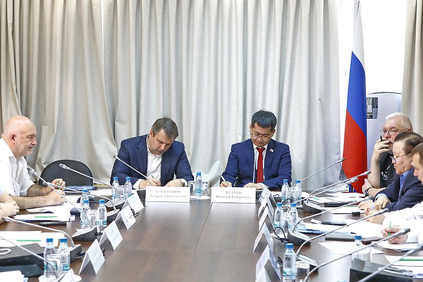 Круглый стол на тему «Влияние изменения климата на вечную мерзлоту, безопасность освоения Арктической зоны»