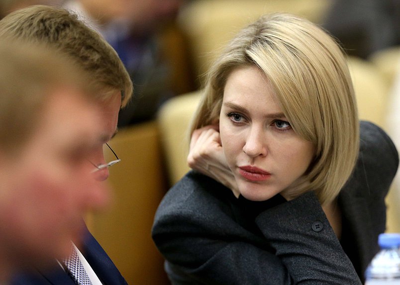 Член Комитета по образованию и науке Алёна Аршинова