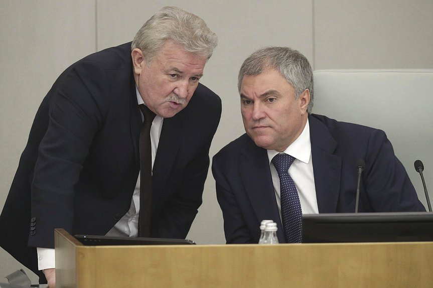 Председатель Комитета по транспорту и строительству Евгений Москвичев и Председатель Государственной Думы Вячеслав Володин