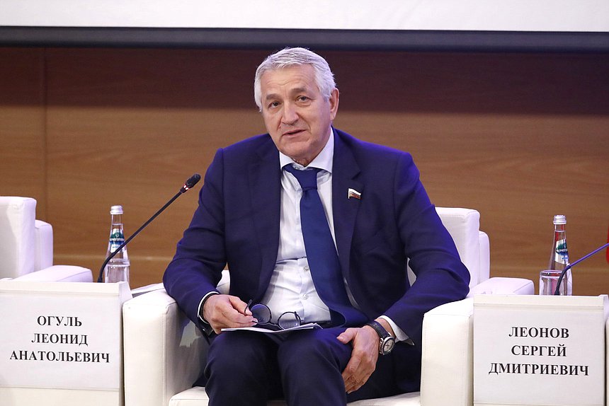 Первый заместитель Председателя Комитета по охране здоровья Леонид Огуль