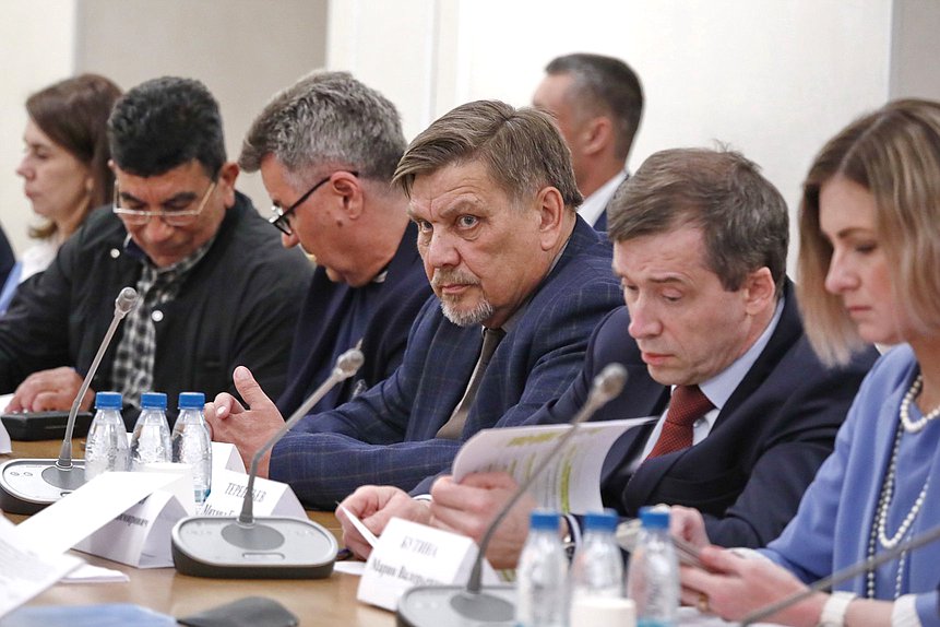 Заседание рабочей группы Государственной Думы о создании оптимальных условий для расширения направлений реабилитации участников СВО