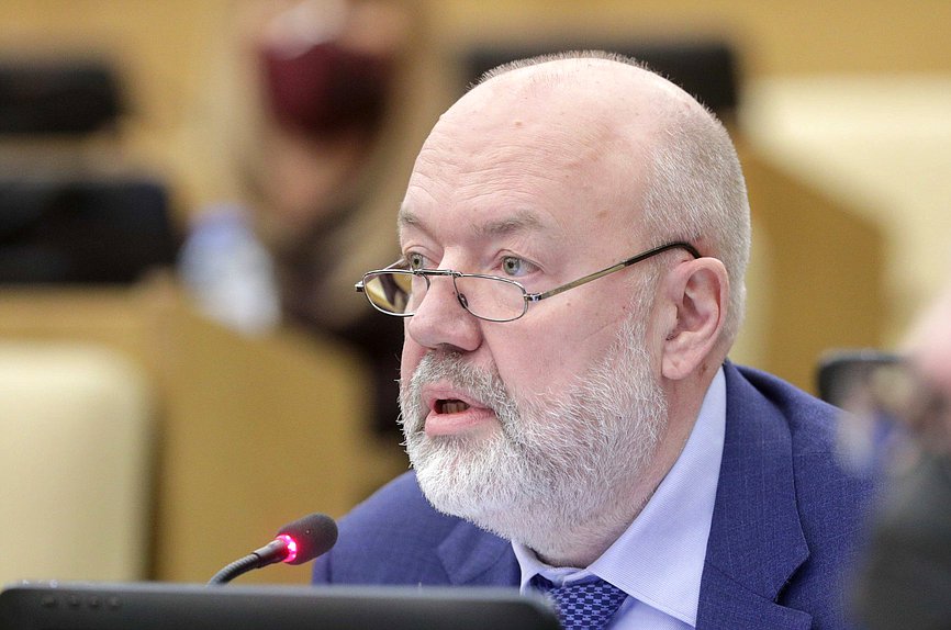 Председатель Комитета по государственному строительству и законодательству Павел Крашенинников