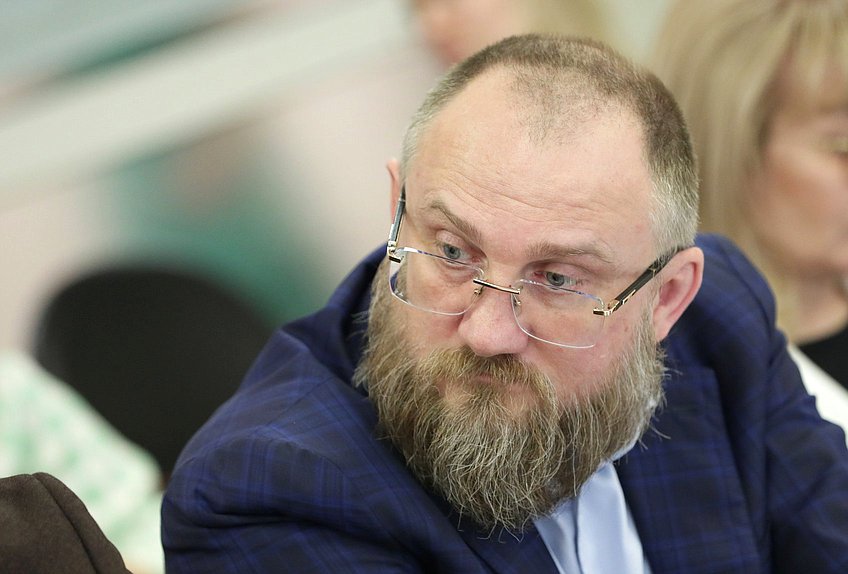 Заместитель Председателя Комитета по физической культуре и спорту Сергей Бурлаков