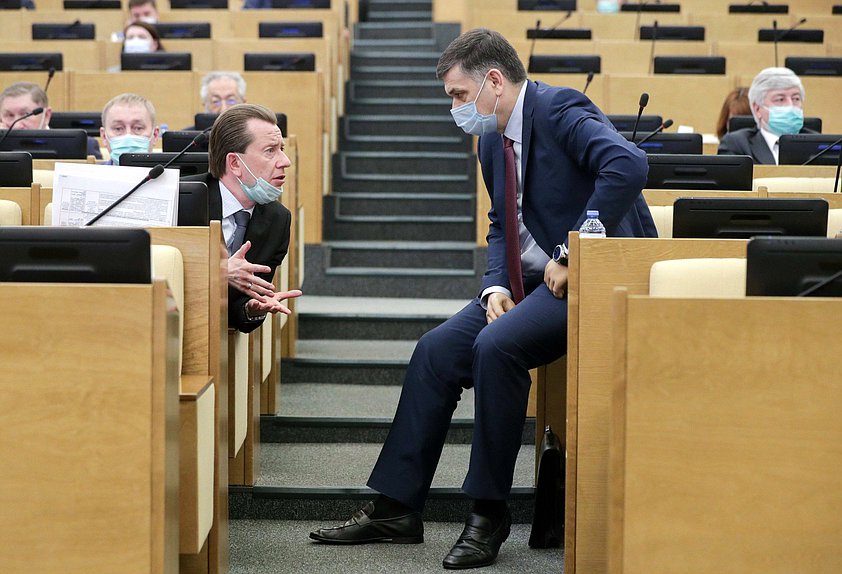 Председатель Комитета по экологии и охране окружающей среды Владимир Бурматов и член Комитета по безопасности и противодействию коррупции Адальби Шхагошев