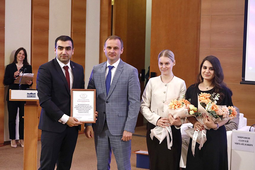 Председатель Комитета по охране здоровья Сергей Леонов