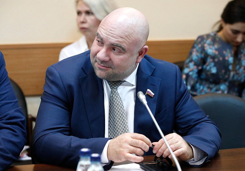 Член Комитета по экологии, природным ресурсам и охране окружающей среды Тимофей Баженов