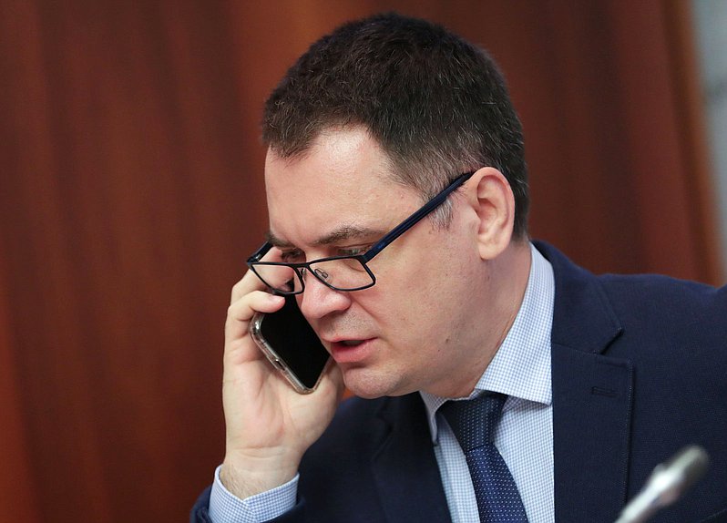 Заместитель Председателя Комитета по вопросам собственности, земельным и имущественным отношениям Алексей Корниенко