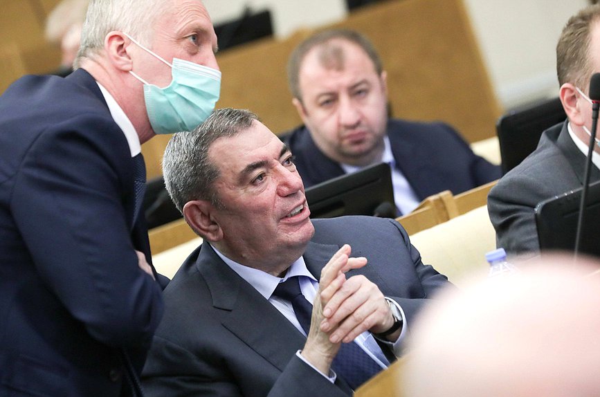 Первый заместитель Председателя Комитета по бюджету и налогам Леонид Симановский