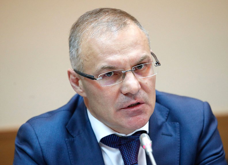 Заместитель Председателя Комитета по экологии, природным ресурсам и охране окружающей среды Александр Коган