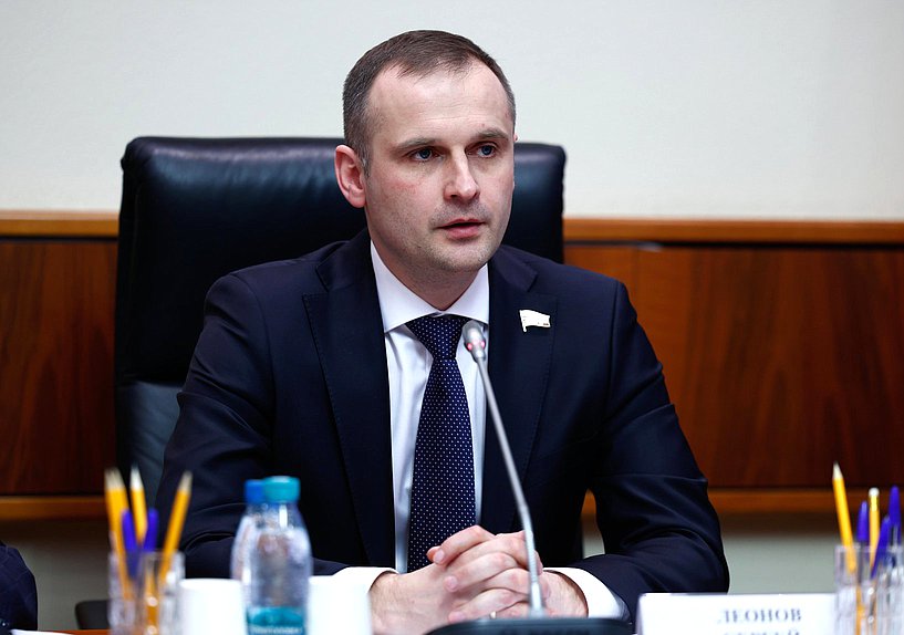 Председатель Комитета по охране здоровья Сергей Леонов