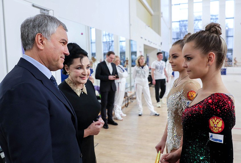 Председатель Государственной Думы Вячеслав Володин и Президент Всероссийской федерации художественной гимнастики Ирина Винер-Усманова