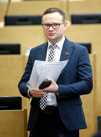 Заместитель Председателя Комитета по молодежной политике Владимир Исаков