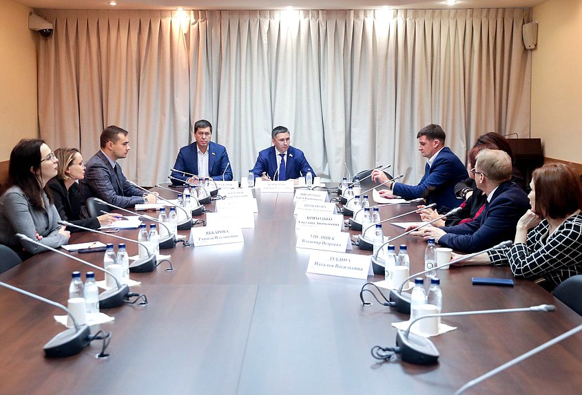 Круглый стол Комитета по экологии, природным ресурсам и охране окружающей среды на тему «О законодательном регулировании растительного мира России: проблемы и перспективы»