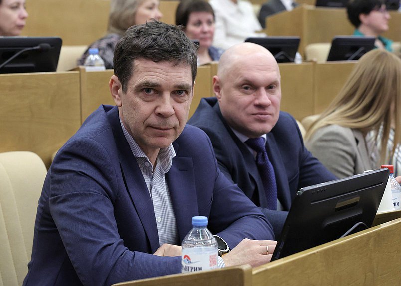 Парламентские слушания на тему «О развитии отраслей легкой промышленности в РФ»