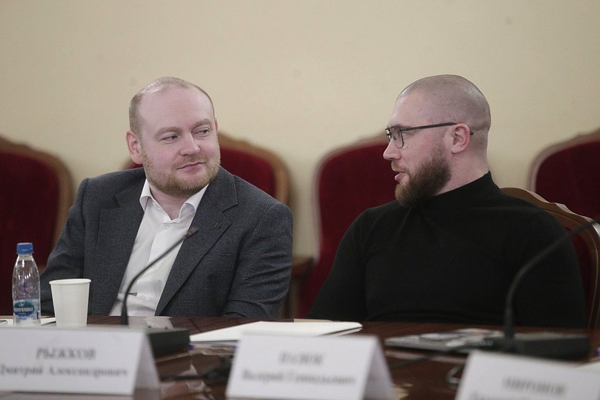 Круглый стол фракции "Новые люди" на тему "Внедрение высокотехнологичных решений на предприятиях Российской Федерации"