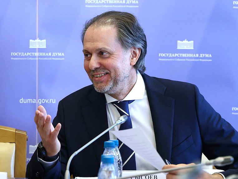 Председатель Комитета по охране здоровья Владимир Сысоев