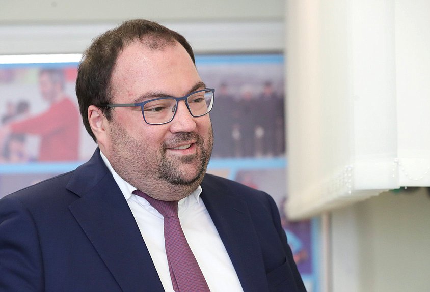 Министр цифрового развития, связи и массовых коммуникаций РФ Максут Шадаев